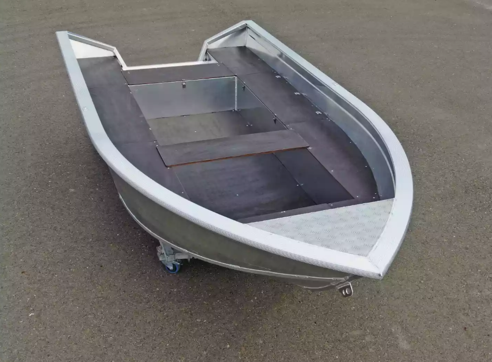 Алюминиевая лодка  Неман-420 в Нижнем Тагиле