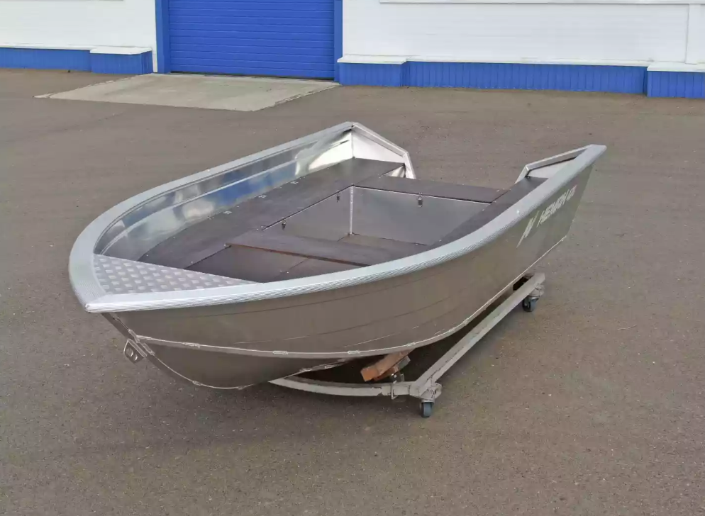 Алюминиевая лодка  Неман-420 в Нижнем Тагиле