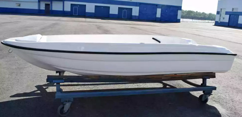 Стеклопластиковая лодка Пингвин (тримаран) в Нижнем Тагиле