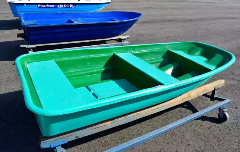 Стеклопластиковая лодка Старт (тримаран) в Нижнем Тагиле