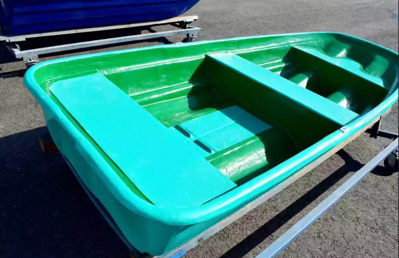 Стеклопластиковая лодка Старт (тримаран) в Нижнем Тагиле