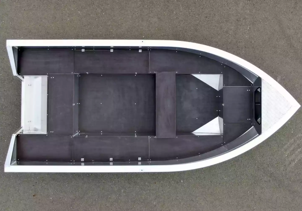 Алюминиевая лодка  Неман-420 в Нижнем Тагиле