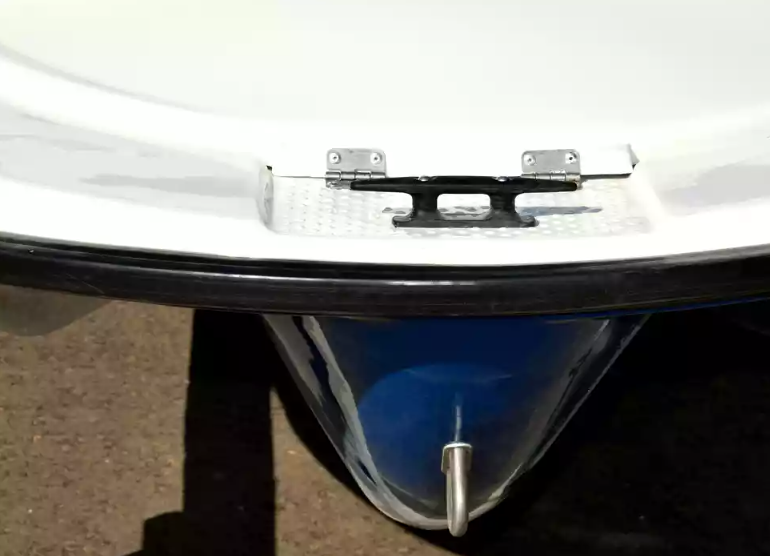 Стеклопластиковая лодка Пингвин с консолью (тримаран) в Нижнем Тагиле