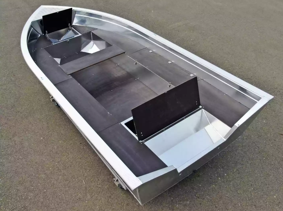 Алюминиевая лодка  Неман-420 в Нижнем Тагиле