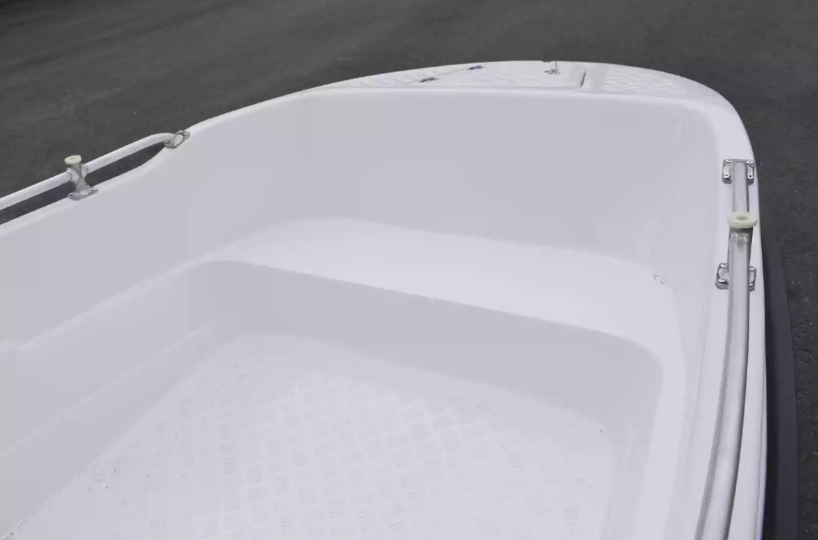 Стеклопластиковая лодка Пингвин New (тримаран) в Нижнем Тагиле