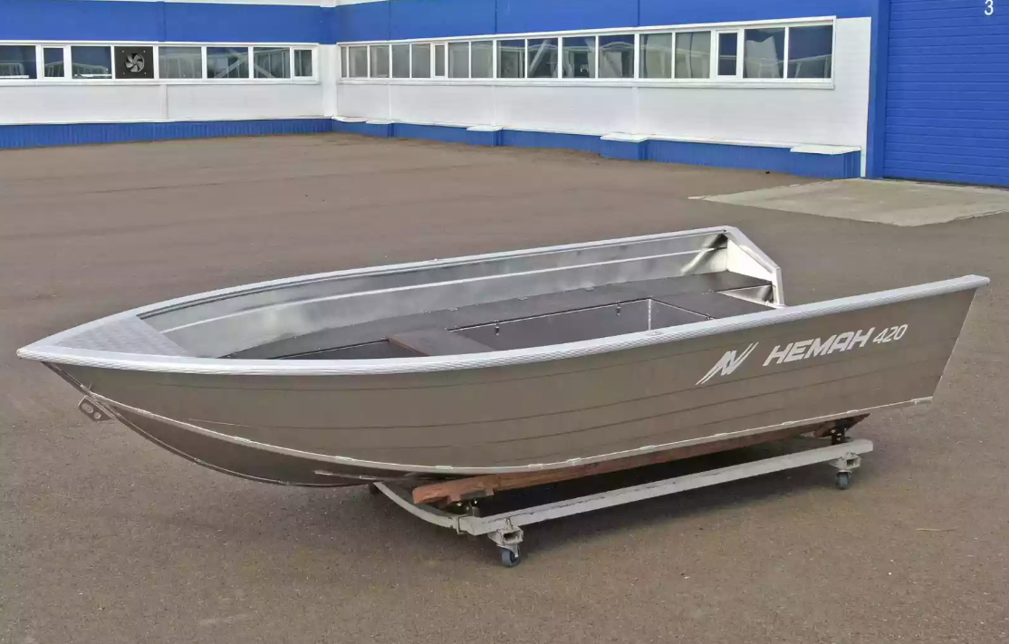 Алюминиевая лодка  Неман-420 в Нижнем Тагиле