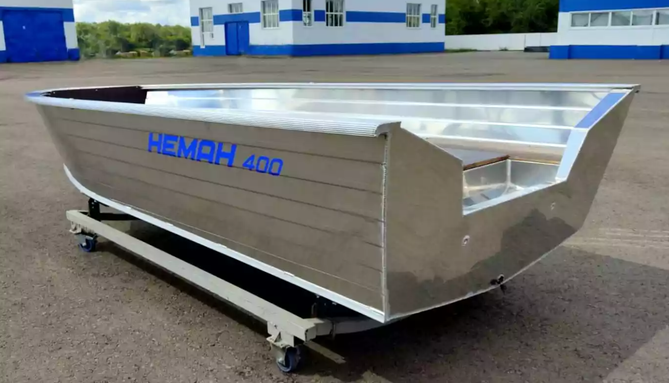Алюминиевая лодка Неман-400 в Нижнем Тагиле