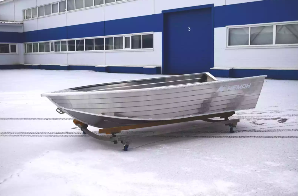 Алюминиевая лодка Неман-400 в Нижнем Тагиле