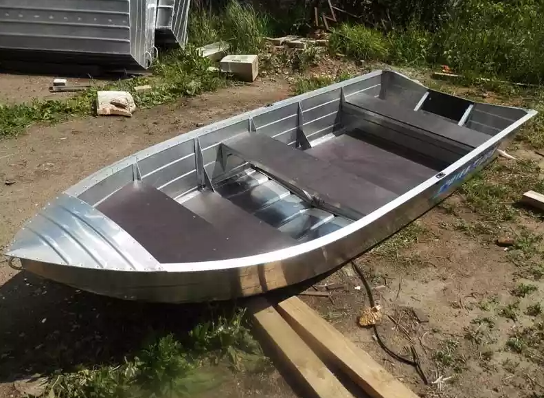 Алюминиевая лодка Вятка-Профи 37 в Нижнем Тагиле