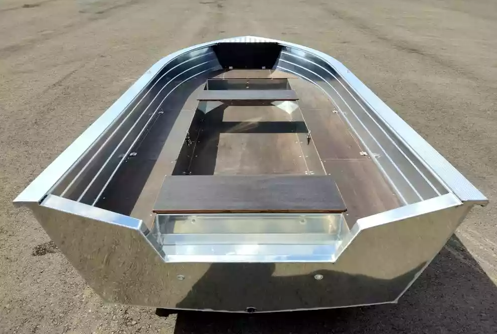 Алюминиевая лодка Неман-400 в Нижнем Тагиле