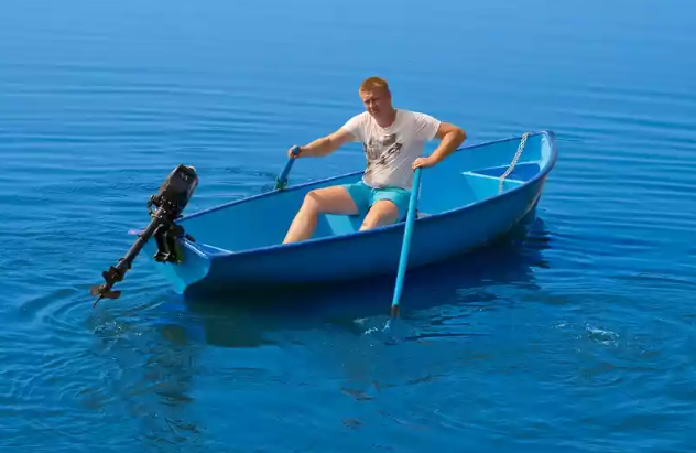 Стеклопластиковая лодка Омуль в Нижнем Тагиле