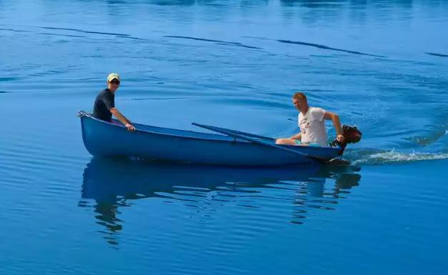 Стеклопластиковая лодка Омуль в Нижнем Тагиле