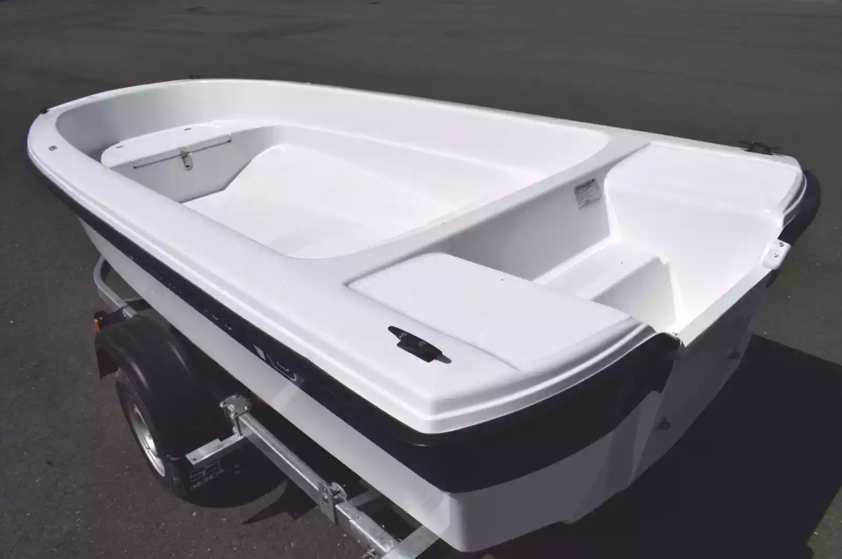 Стеклопластиковая лодка Wyatboat 430 тримаран в Нижнем Тагиле