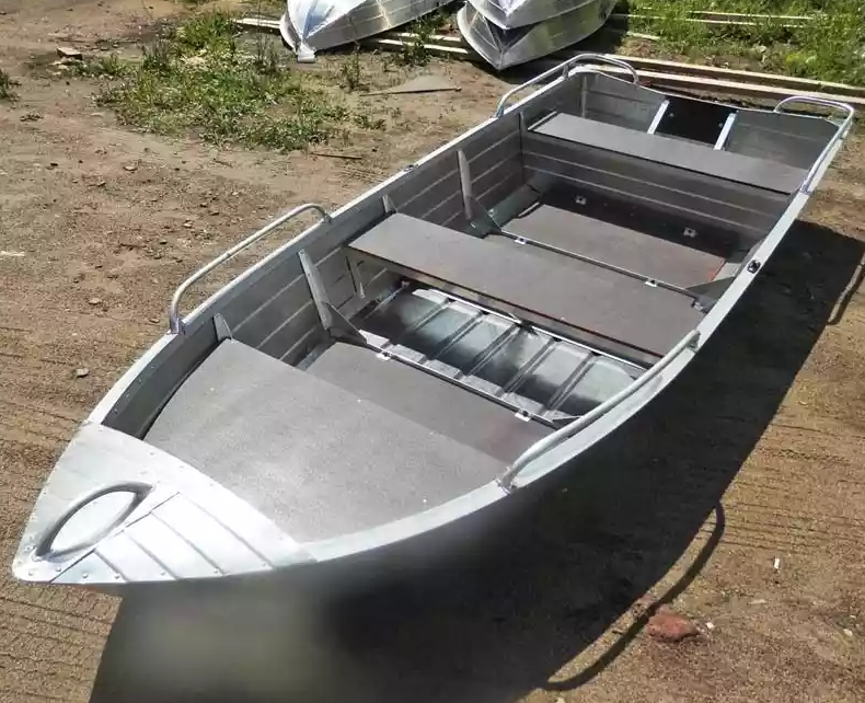 Алюминиевая лодка Вятка-Профи 37 в Нижнем Тагиле