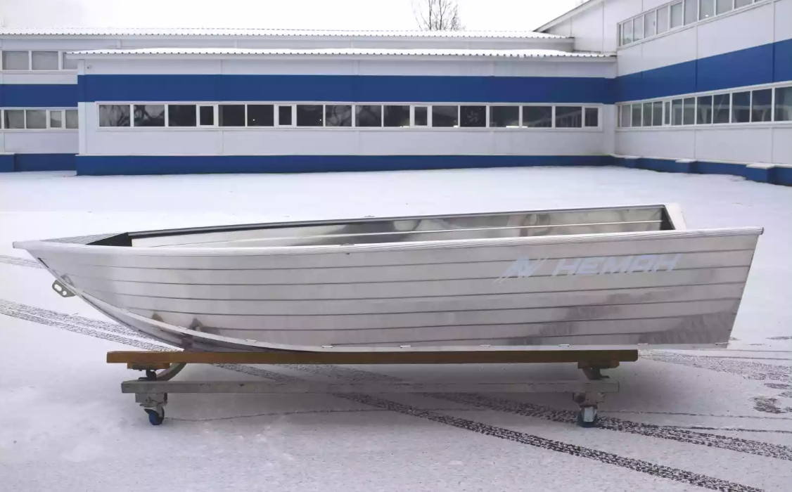 Алюминиевая лодка Неман-400 в Нижнем Тагиле