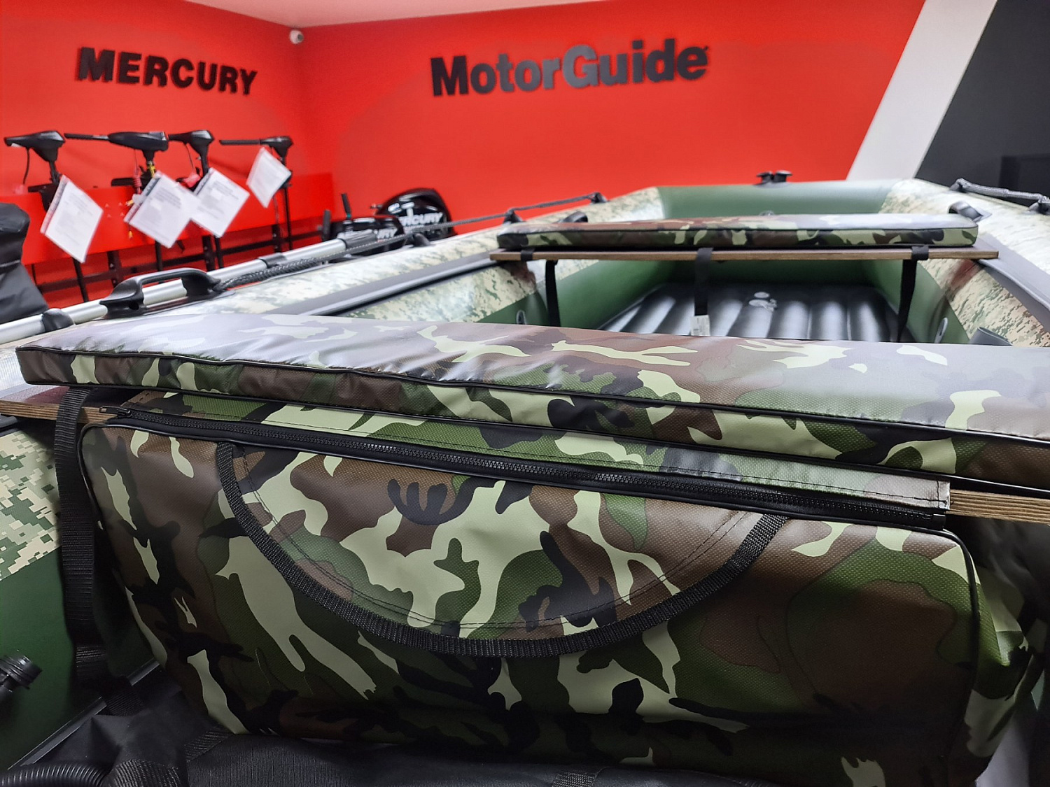 КОМПЛЕКТ МЯГКИХ НАКЛАДОК С СУМКОЙ ДЛЯ ЛОДОК 105Х20 КАМУФЛЯЖ в Нижнем Тагиле